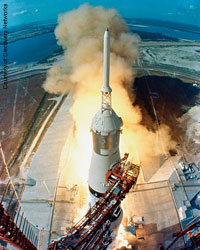 lovell0608_2 Lift off