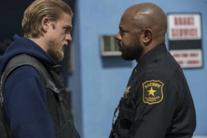 SOA_finale Charlie Hunnam and Rockmond Dunbar in 'Sons of Anarchy"